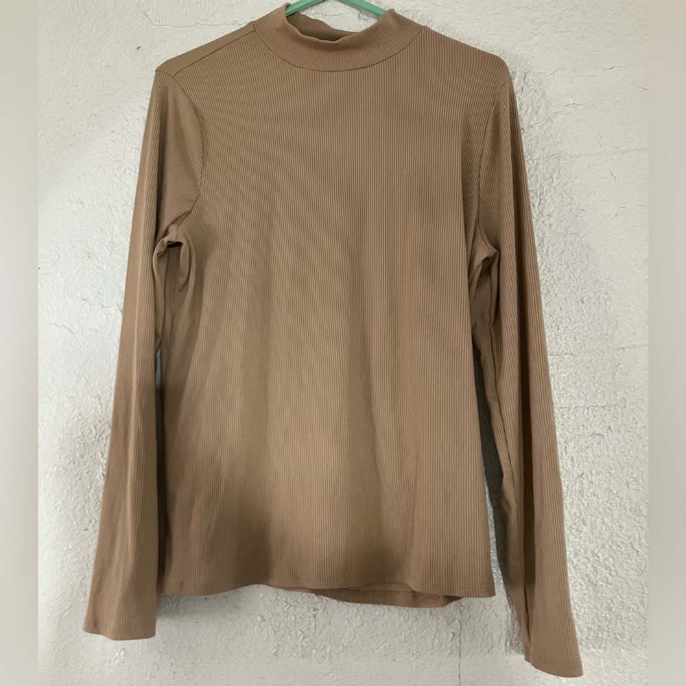 Ribbed Mock Neck Long Sleeve Shirt
